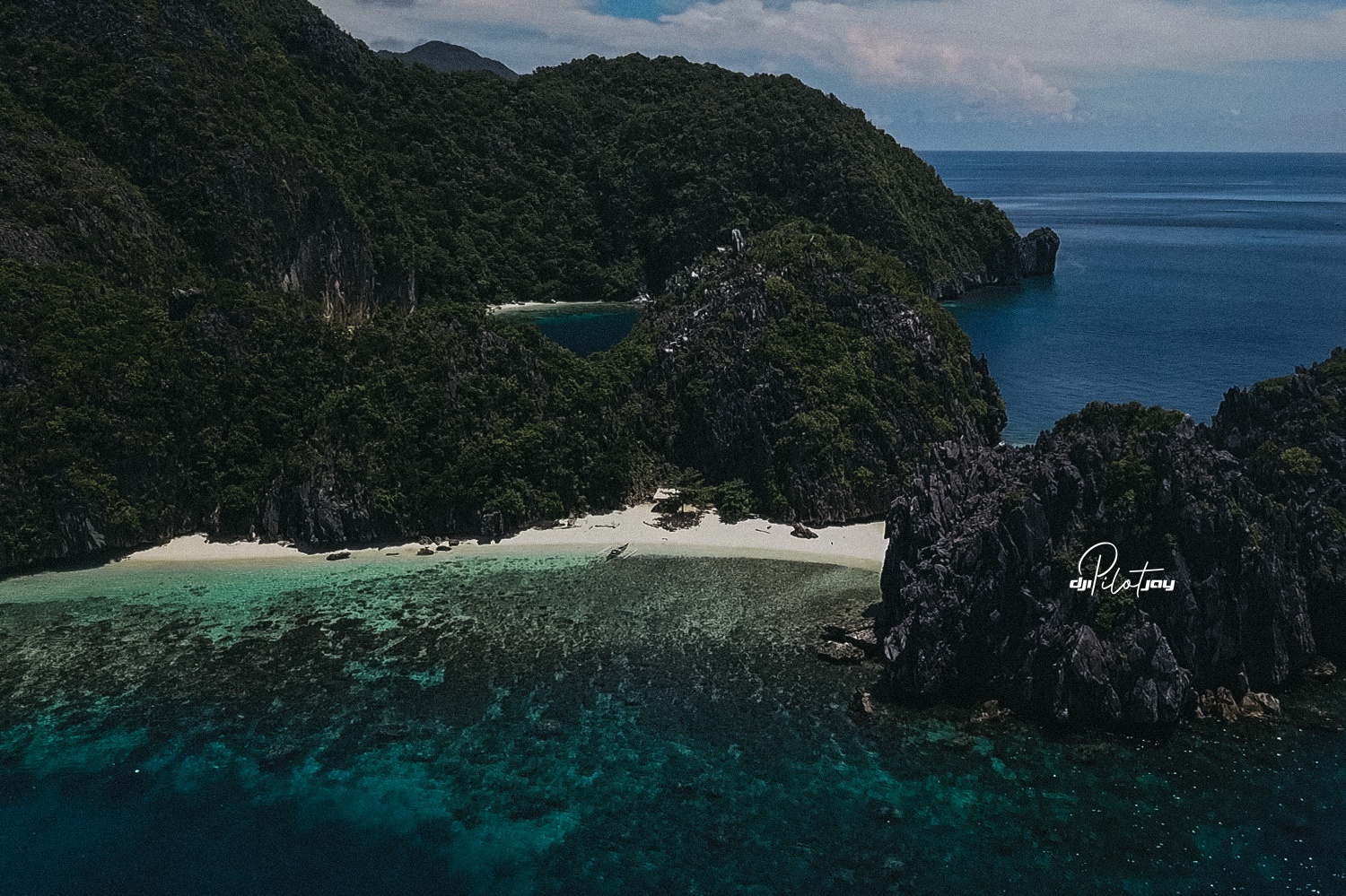 Fresh screen aerial screen grabs of El Nido Palawan by freelance drone operator in the Philippines