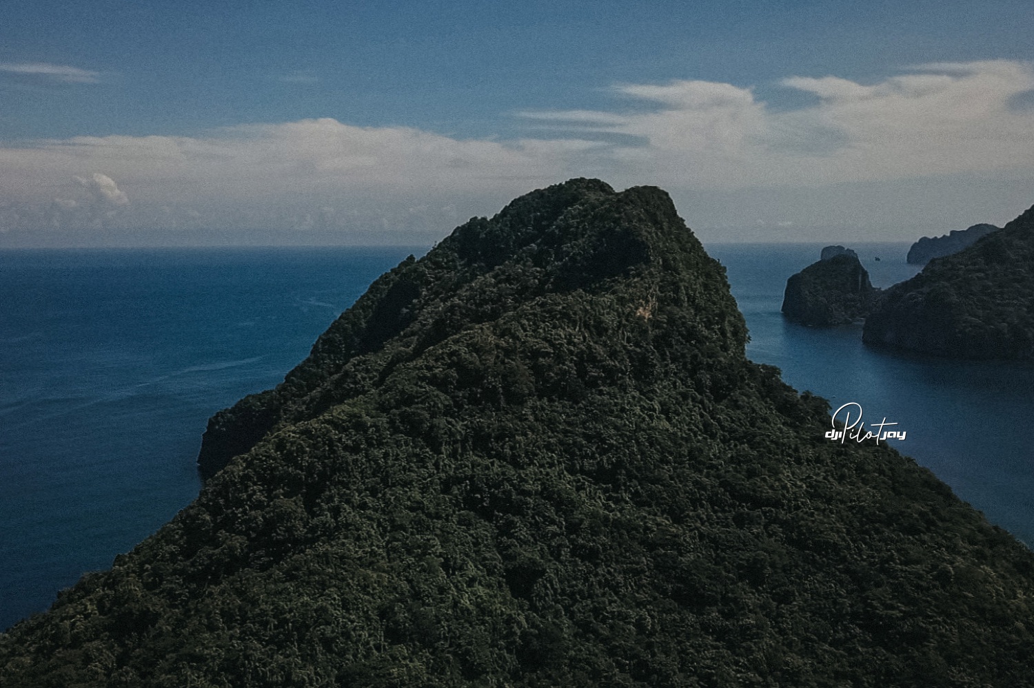 Fresh screen aerial screen grabs of El Nido Palawan by freelance drone operator in the Philippines