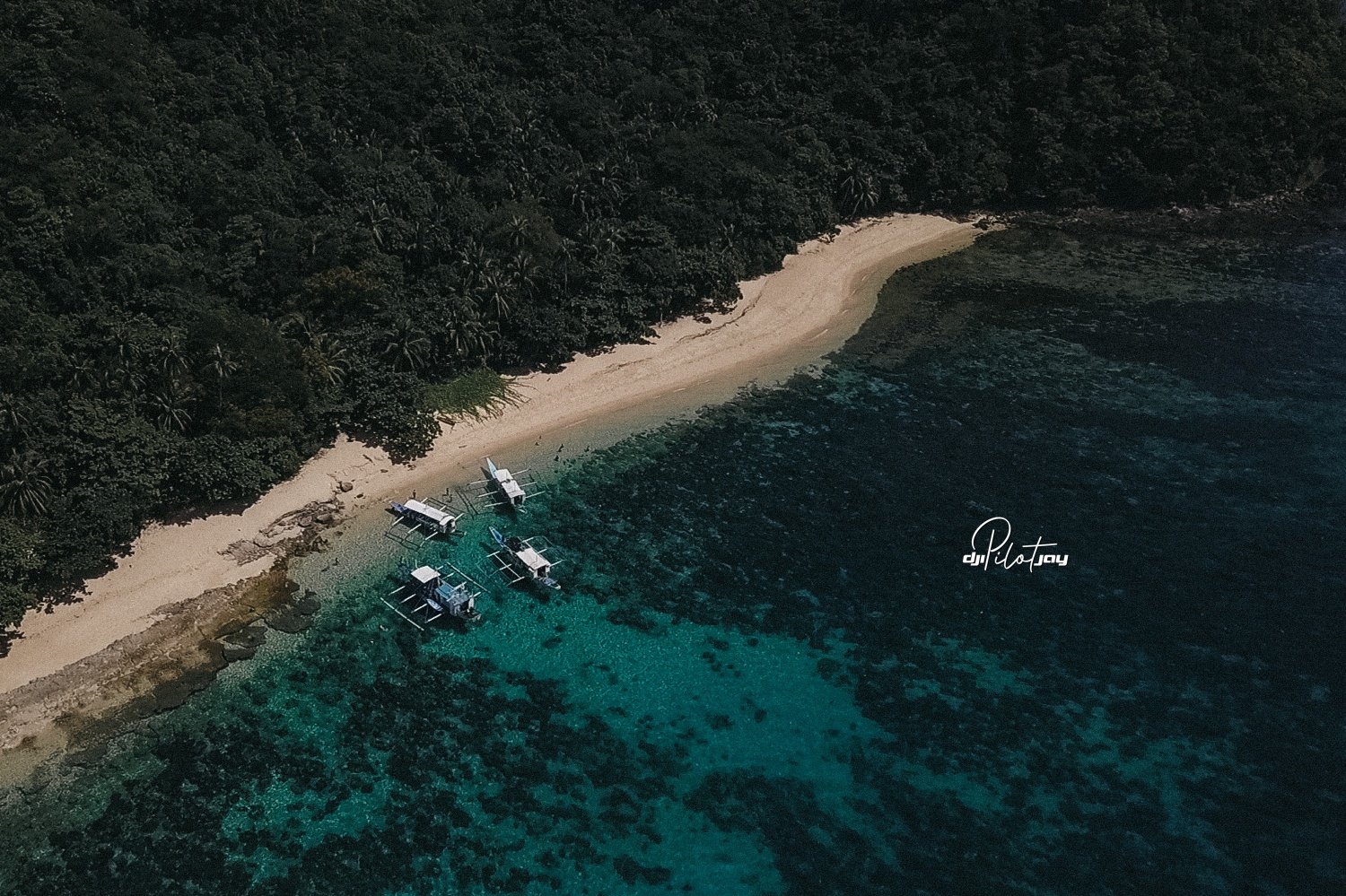 Fresh screen aerial screen grabs of El Nido Palawan by freelance drone operator in the Philippines