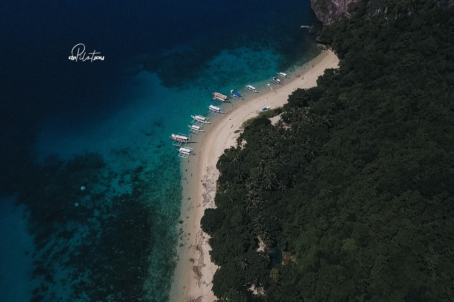 Fresh screen aerial screen grabs of El Nido Palawan by freelance drone operator in the Philippines